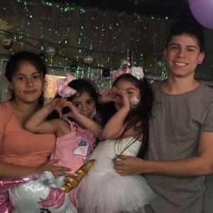 Meet your Posher, Iris